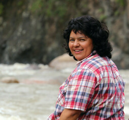 Berta Cáceres, écologiste et féministe indigène assassinée